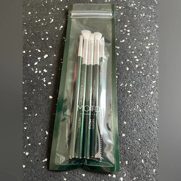 MOTD COSMETICS | Eyebrush Set - Picture 3 of 5